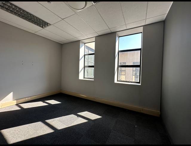 155.30M² OFFICE TO LET IN ECO PARK ESTATE